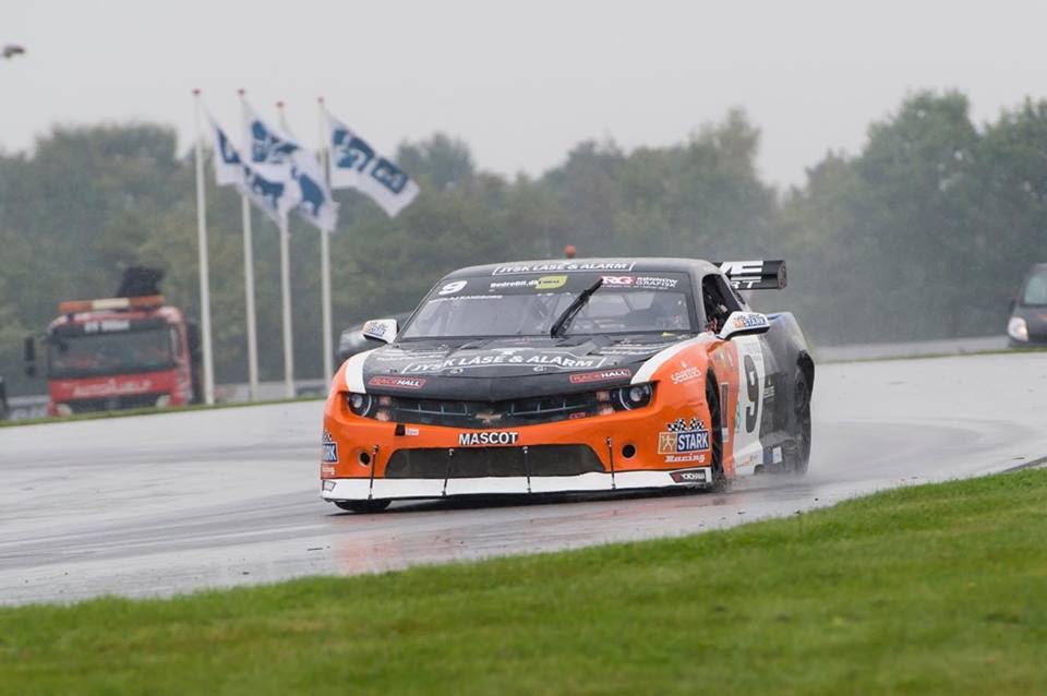 Lørdag bød på masser af regn, men Nicolaj Kandborg havde god fart i sin racer fra STARK Racing / Massive Motorsport
(Foto: Midtjysk-Foto v. Ole Mørk)